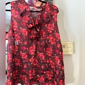 East Adeline 1X sleeveless blouse.. nice detail silky feel red floral